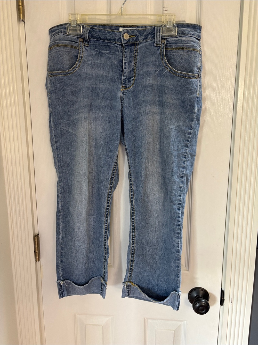 Cato Medium Wash Capris Jeans